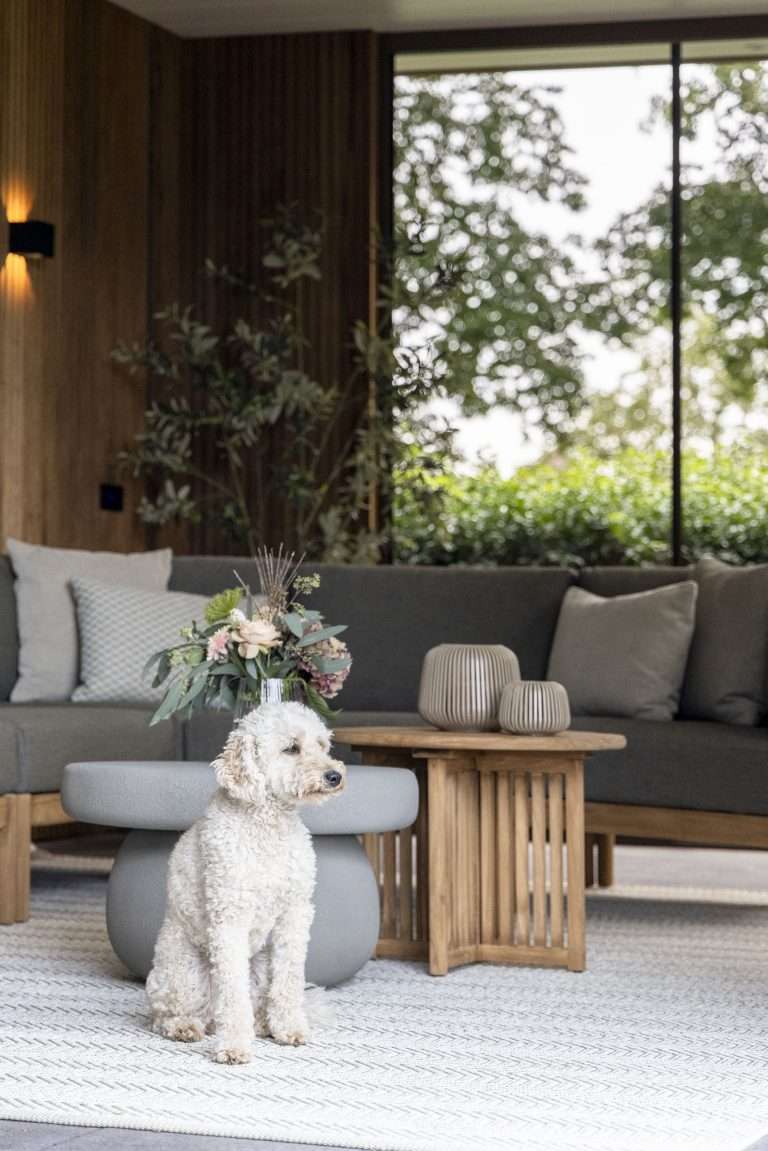 The Wellness Gardens moderne tuinkamer met haard (6)