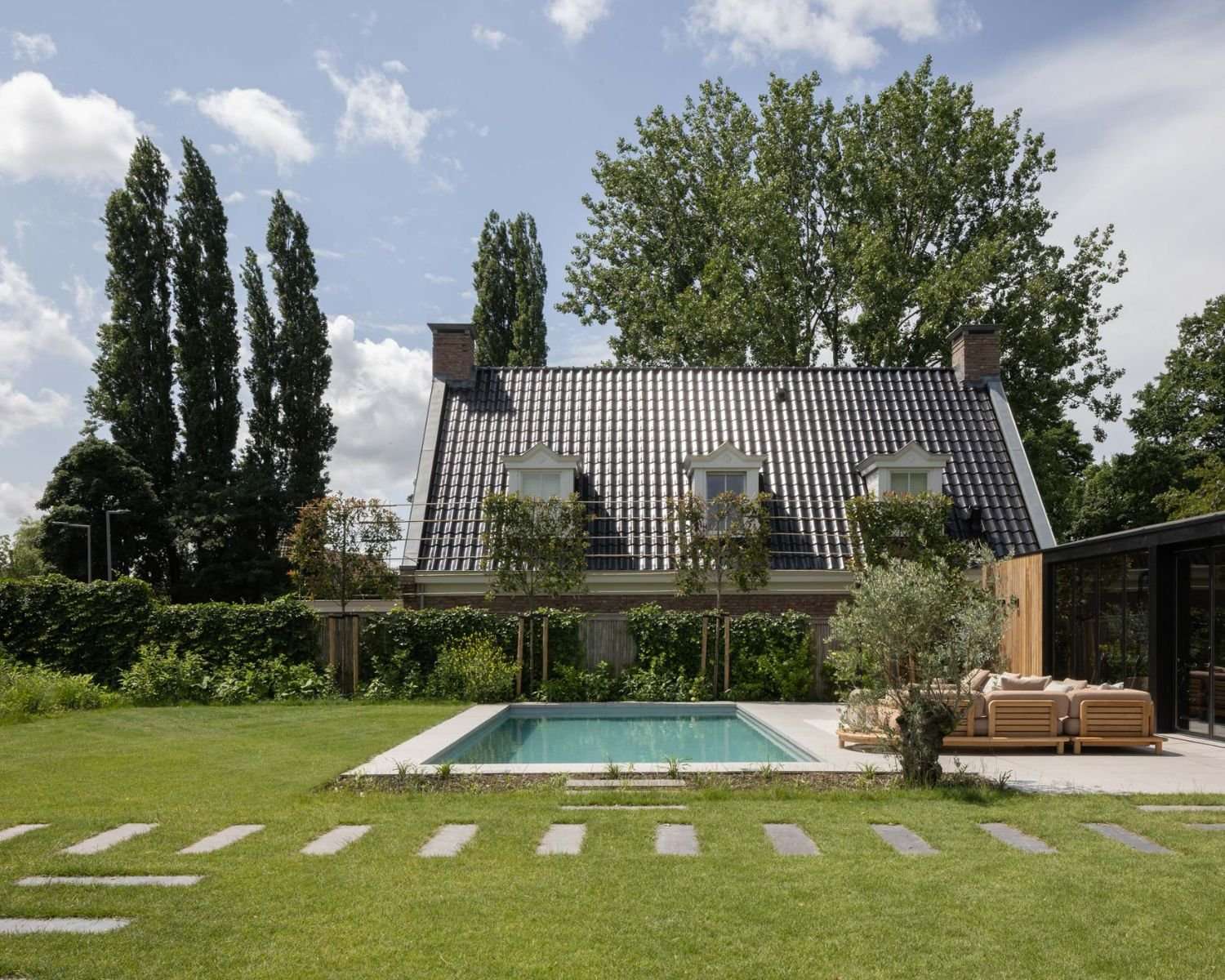 The Wellness Gardens villatuin met Starline zwembad en buitendouche (5)